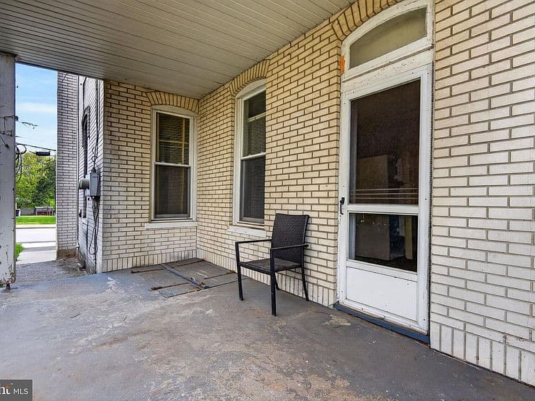 Listing photo 4
