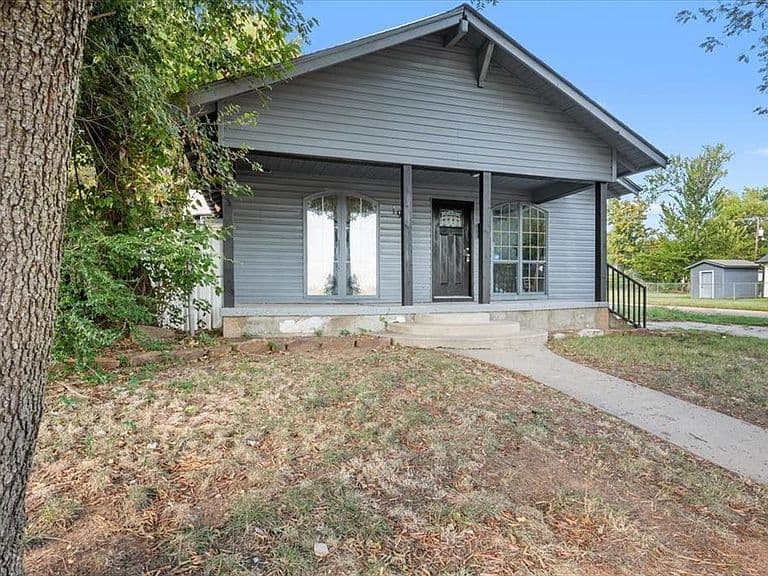 Listing photo 4