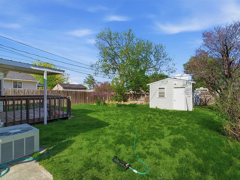Listing photo 3