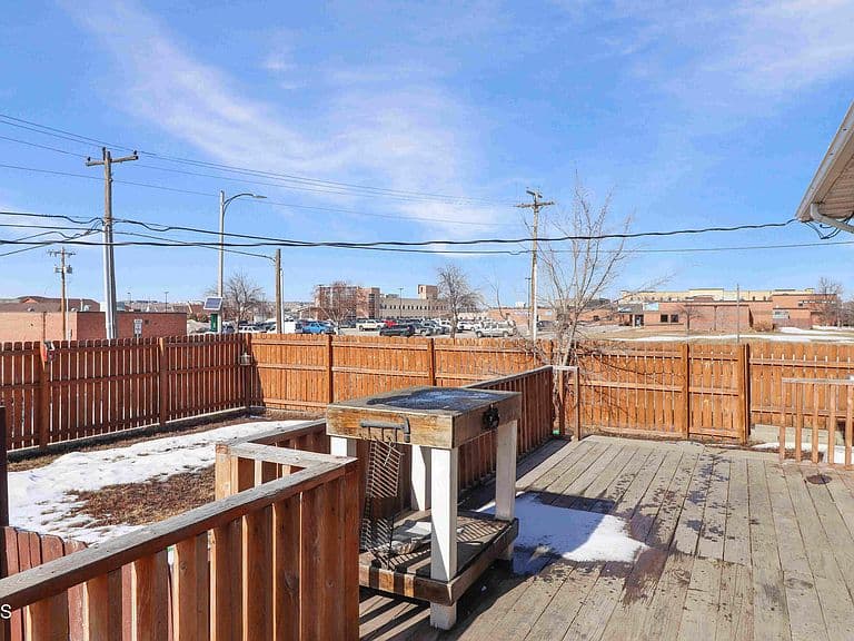 Listing photo 5