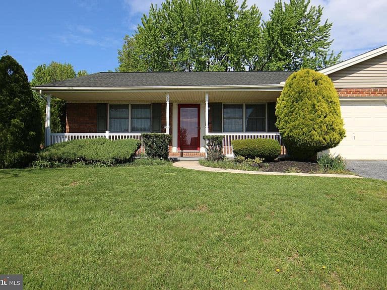 Listing photo 3