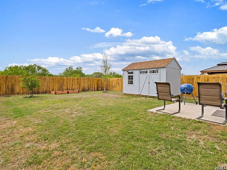 Listing photo 5