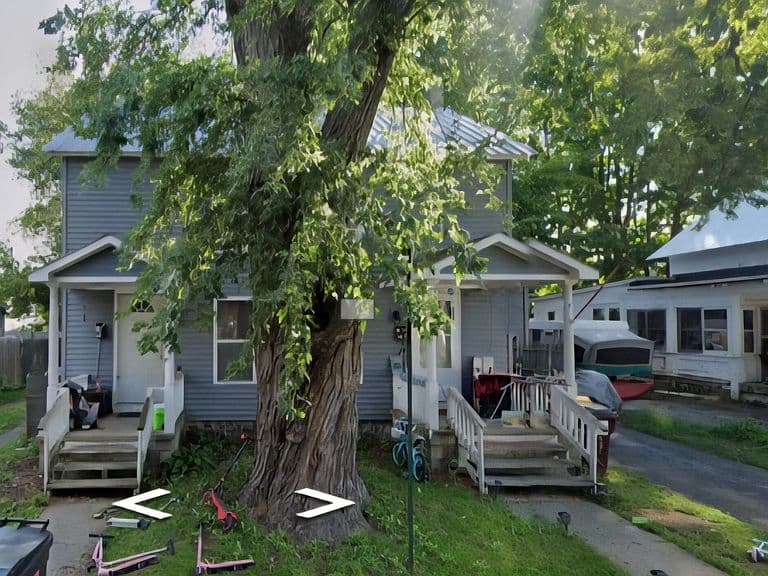 Listing photo 3