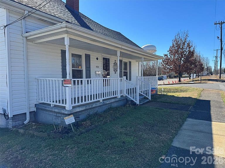 Listing photo 3