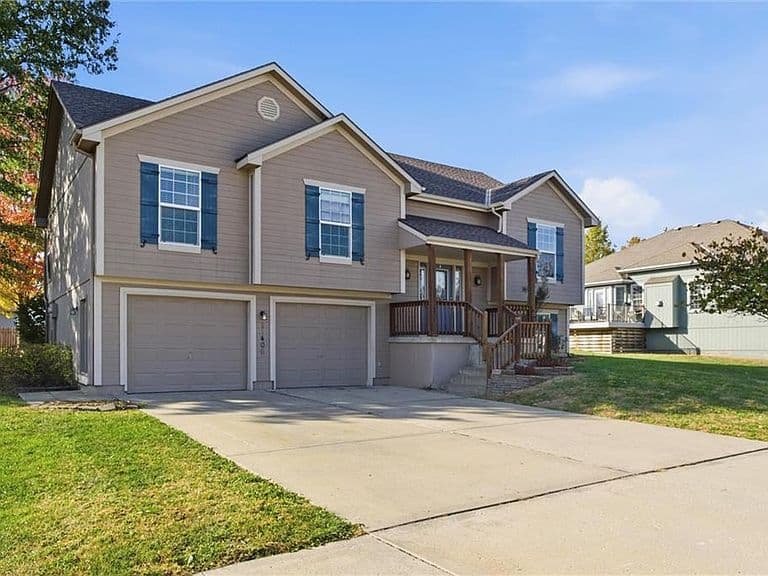 Listing photo 3
