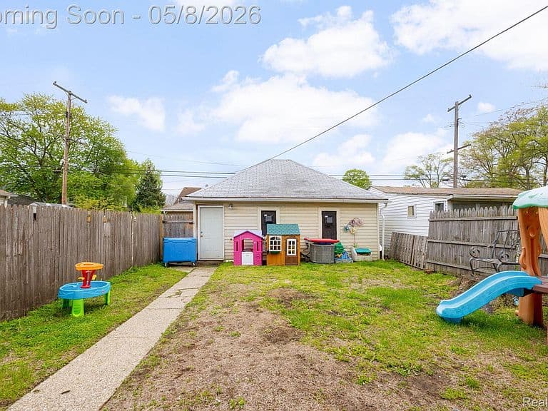 Listing photo 5