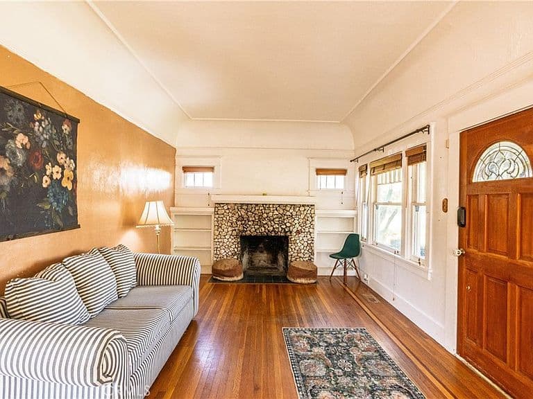 Listing photo 3