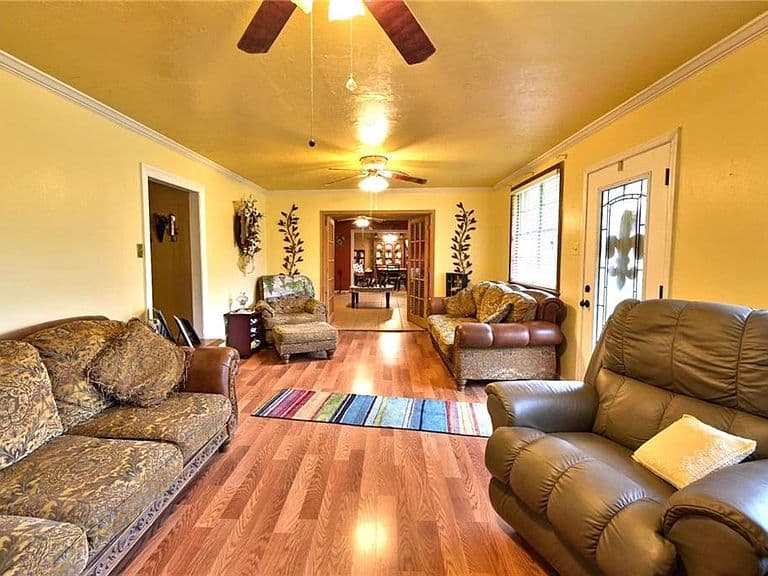 Listing photo 5