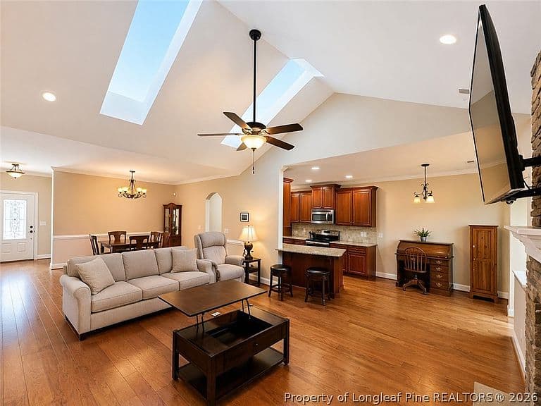 Listing photo 3