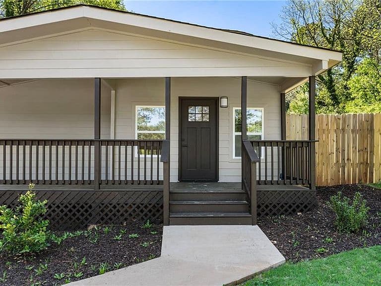 Listing photo 2
