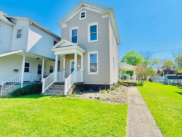 Listing photo 2