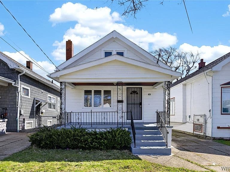 Listing photo 2