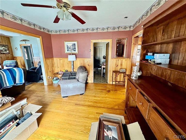 Listing photo 4