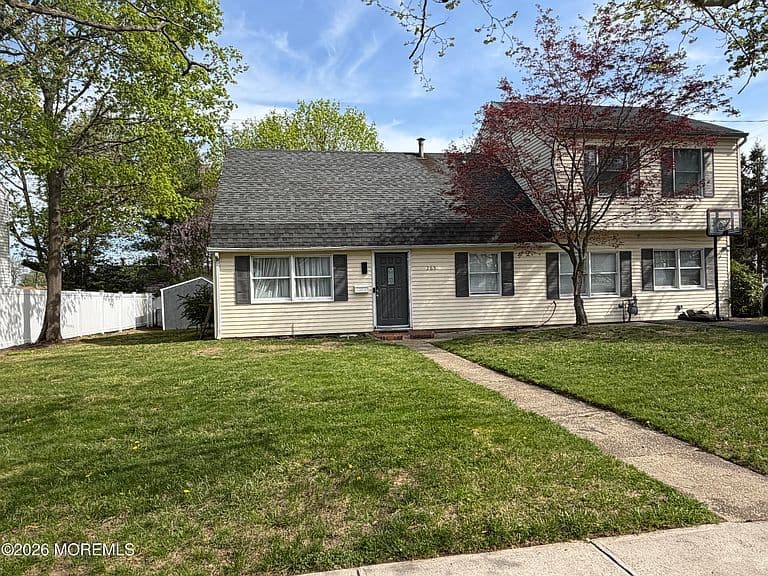 Listing photo 2