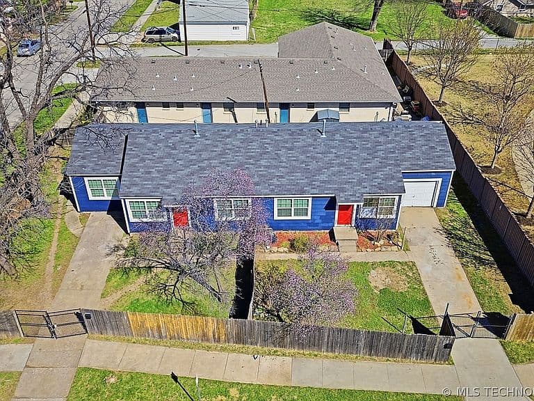 Listing photo 3