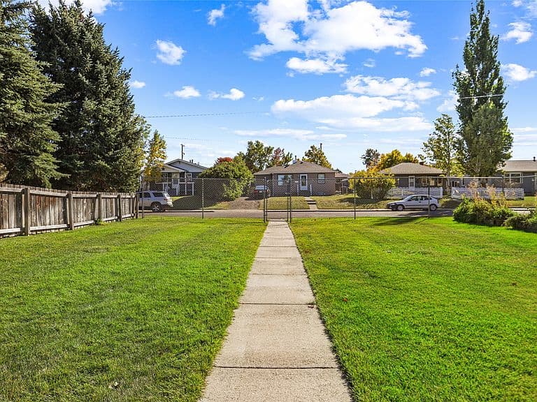 Listing photo 4