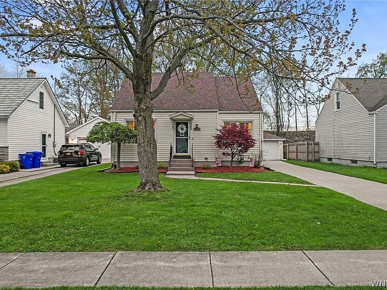 Listing photo 3