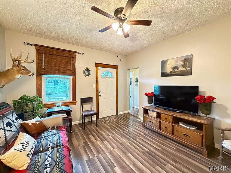 Listing photo 4