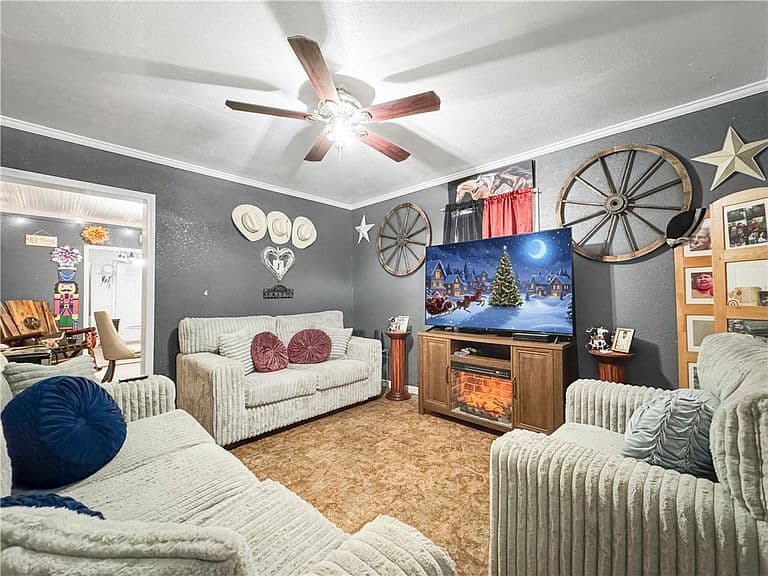 Listing photo 2
