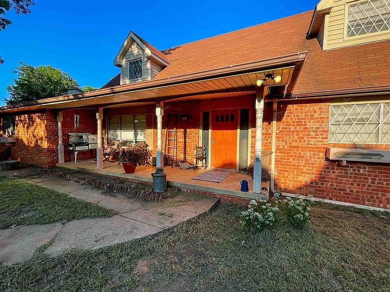 Listing photo 3
