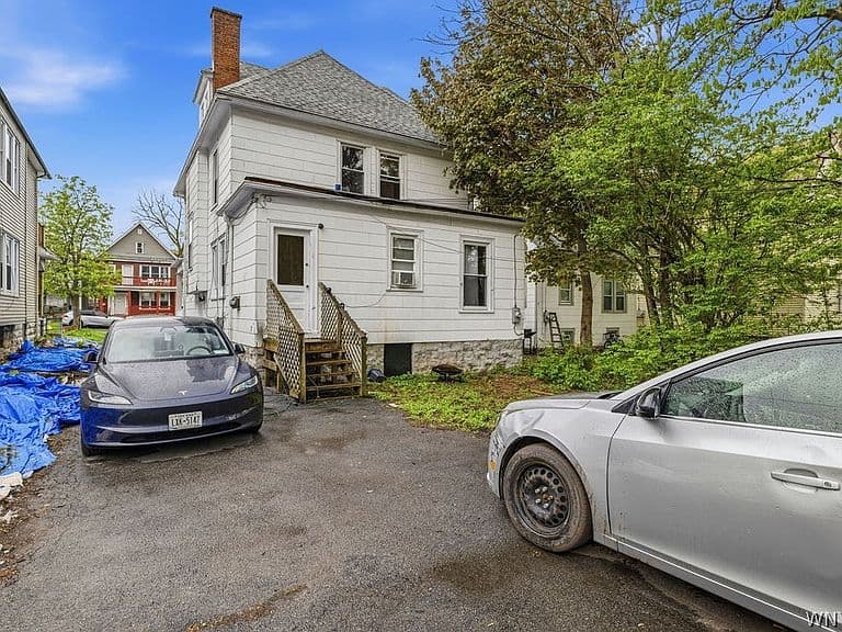 Listing photo 4