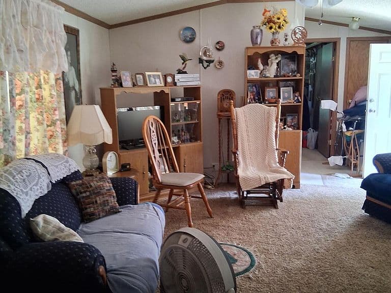 Listing photo 3