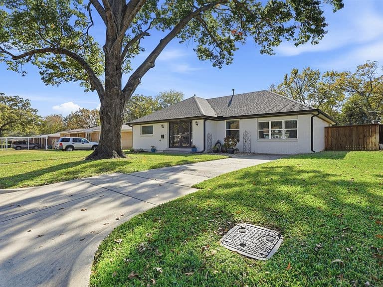 Listing photo 2