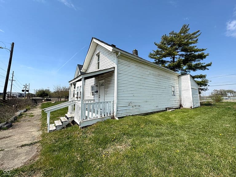 Listing photo 3
