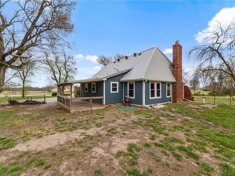 Listing photo 5