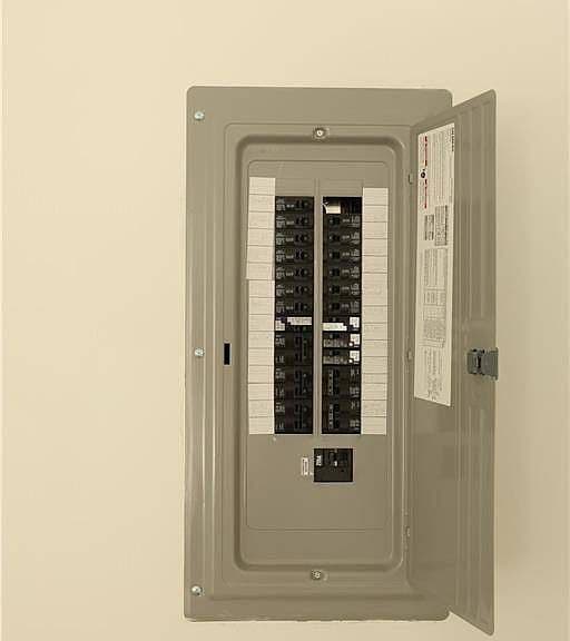Listing photo 5
