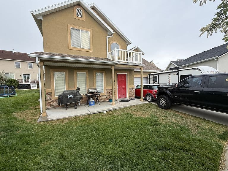 Listing photo 2