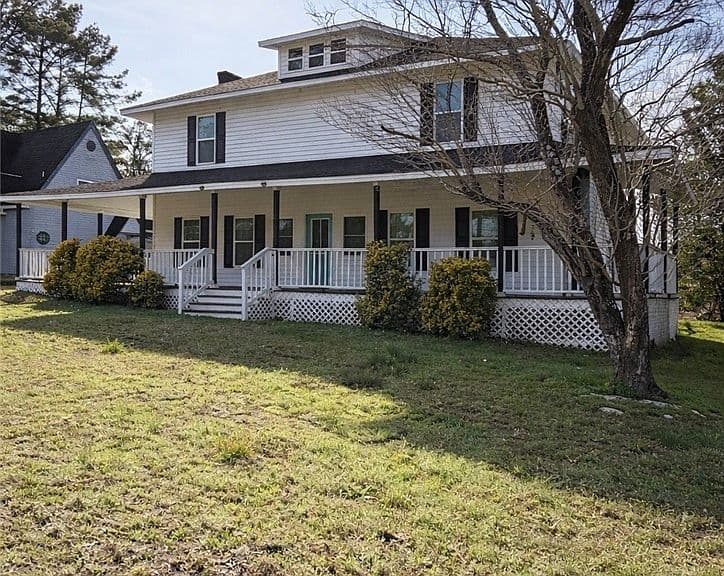 Listing photo 3