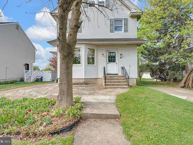 Listing photo 5