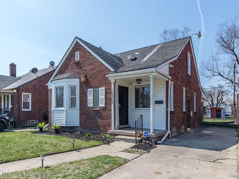 Listing photo 4
