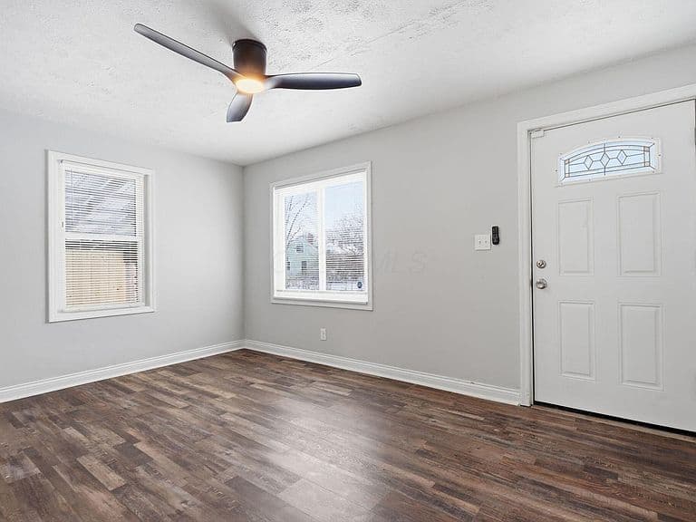 Listing photo 4