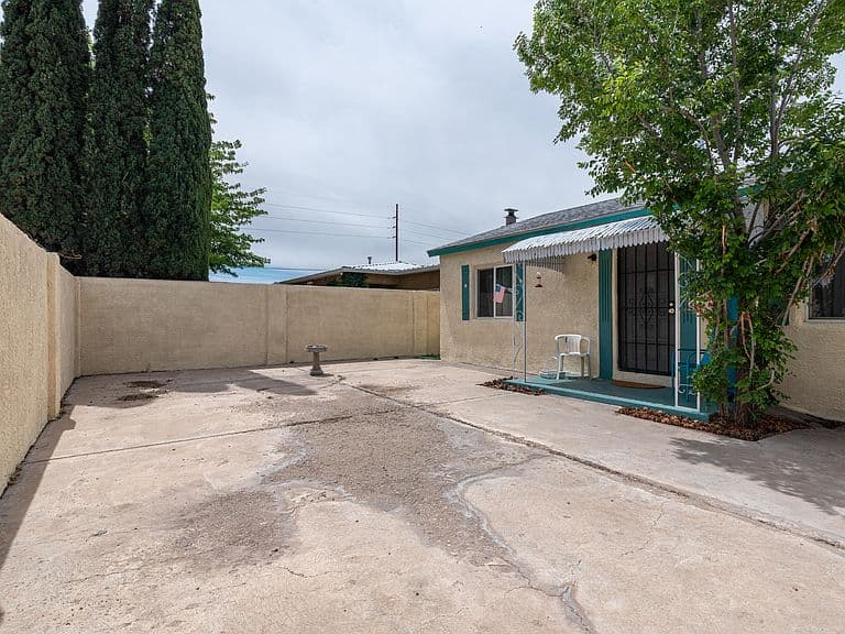 Listing photo 3
