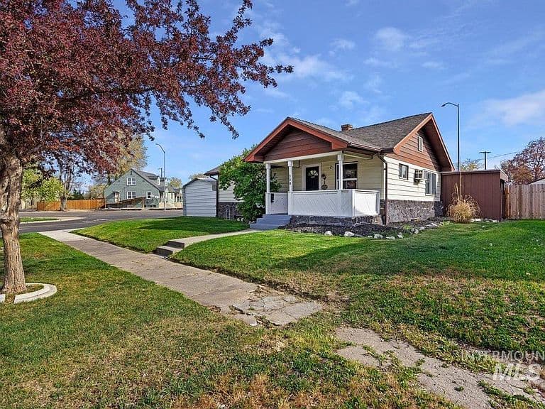 Listing photo 3