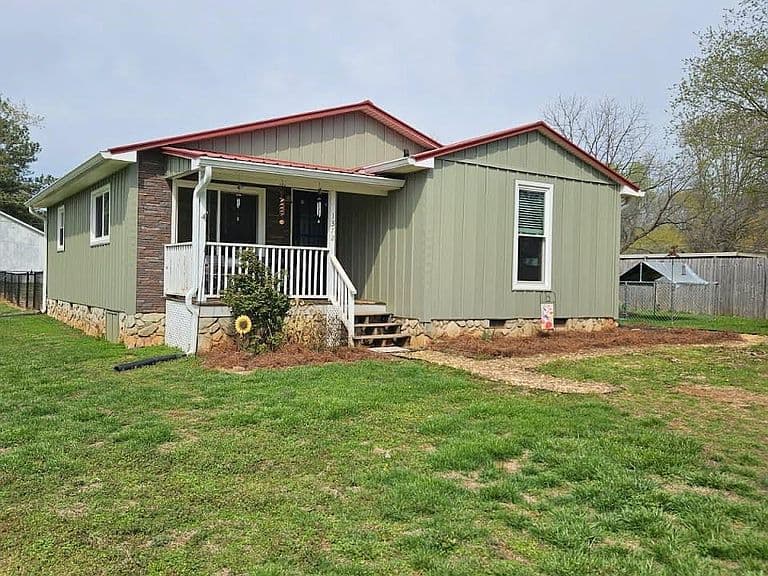 Listing photo 2