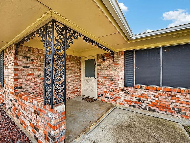 Listing photo 4