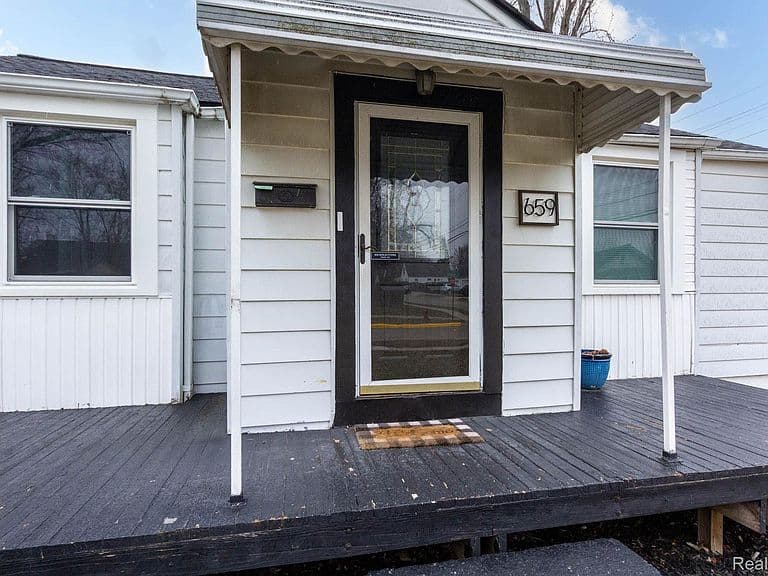 Listing photo 4