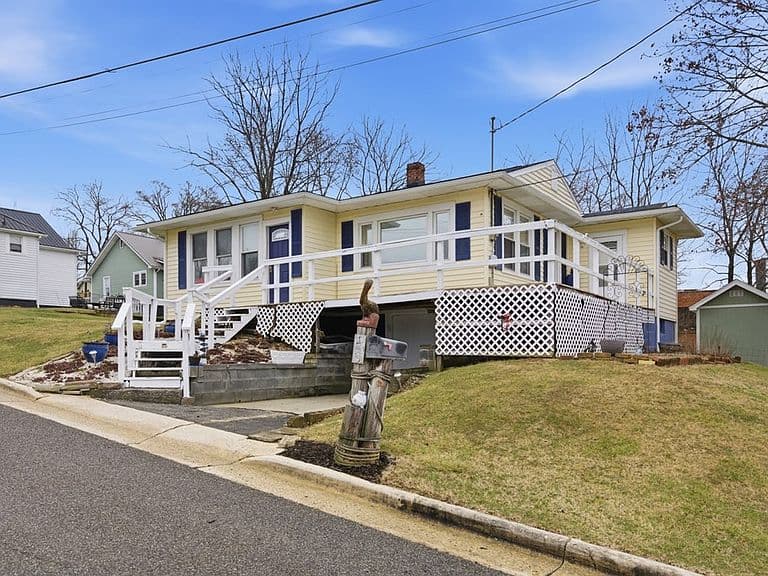 Listing photo 3