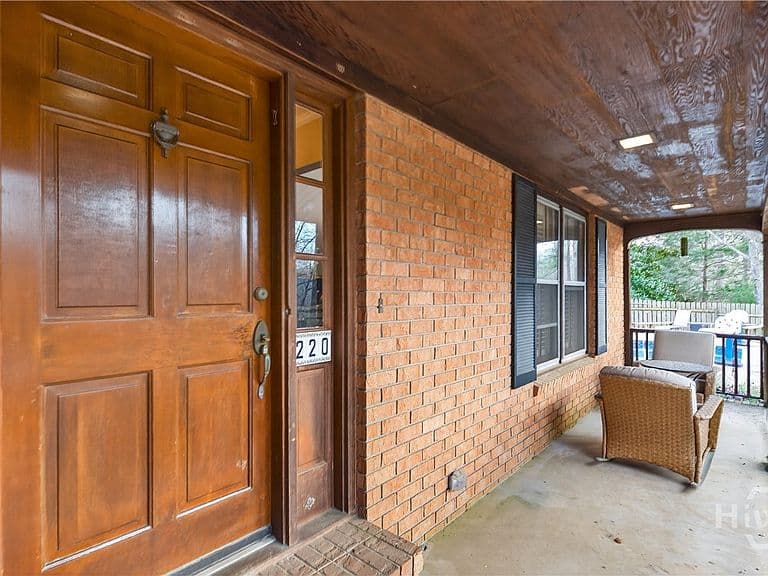 Listing photo 5