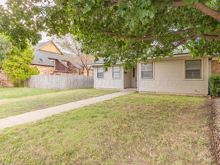 Listing photo 3