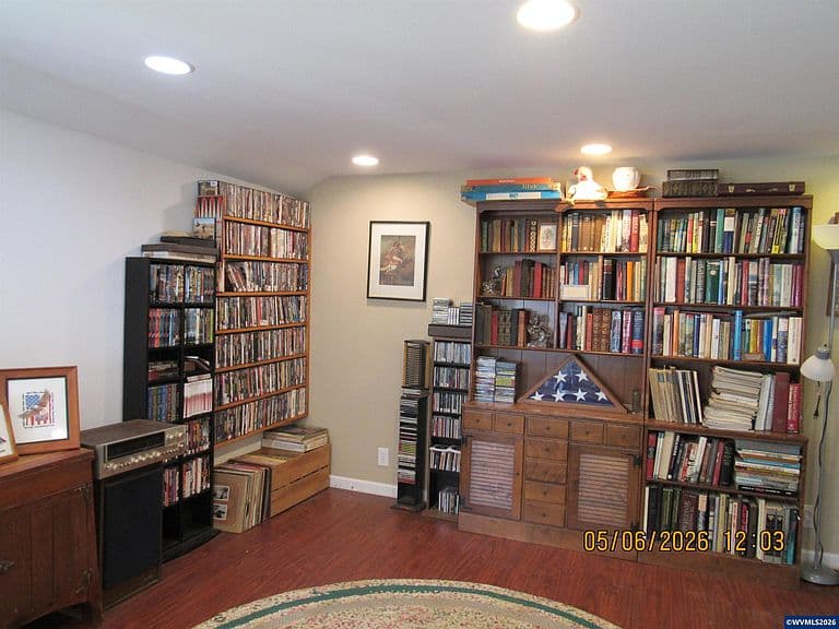 Listing photo 4