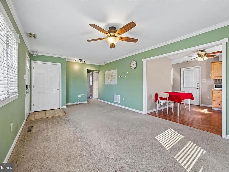 Listing photo 5