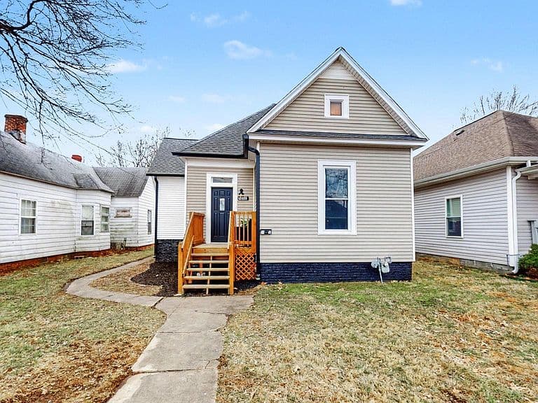 Listing photo 2