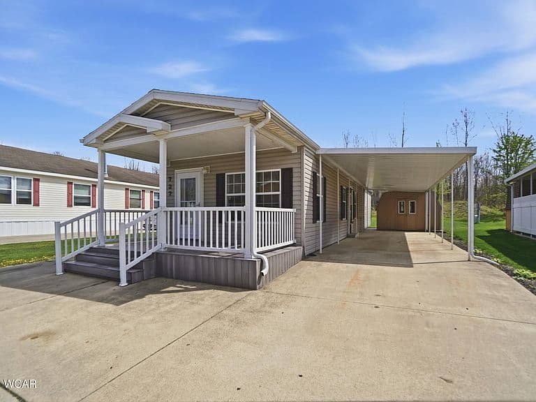 Listing photo 3