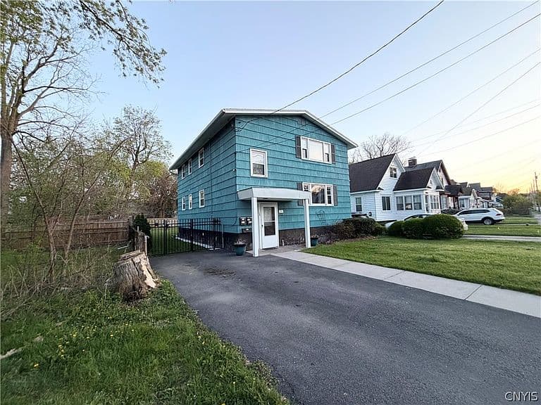 Listing photo 5
