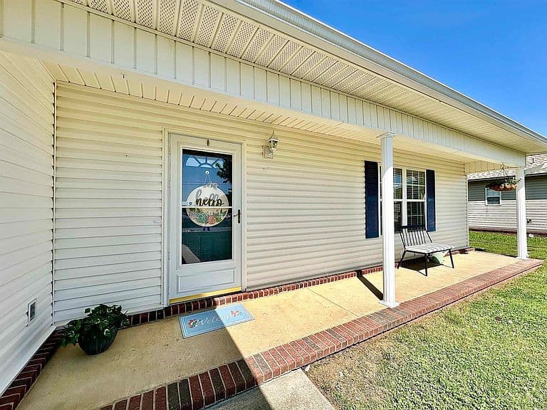 Listing photo 3