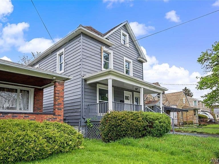 Listing photo 2